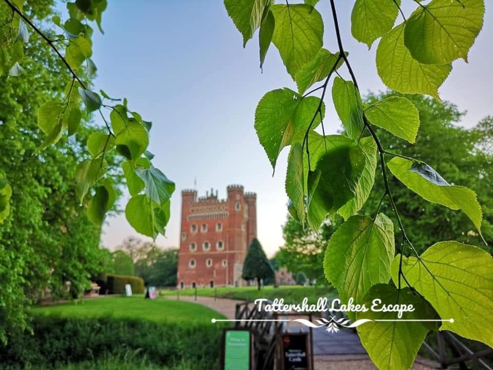Meridian Tattershall Lakes Escape - Lakeside Lodge Caravan With A Fishing Peg Luxury Hot Tub Luaran gambar