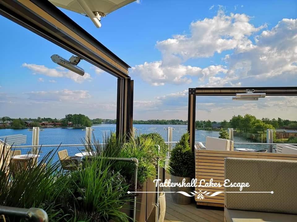 Meridian Tattershall Lakes Escape - Lakeside Lodge Caravan With A Fishing Peg Luxury Hot Tub Luaran gambar