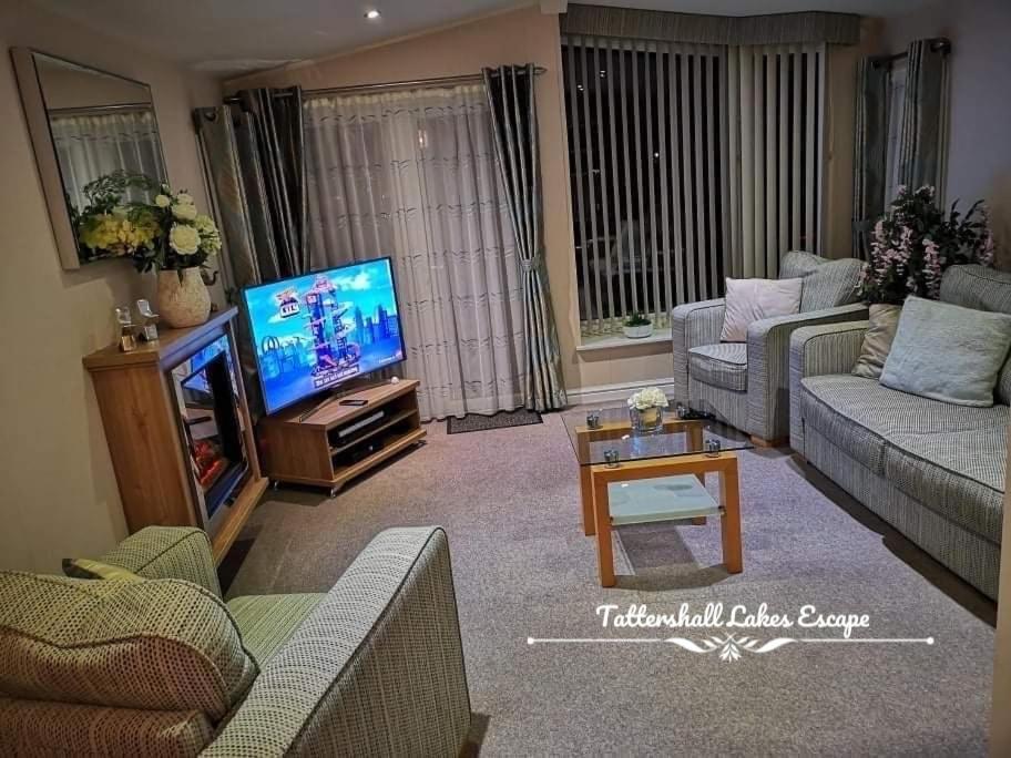 Meridian Tattershall Lakes Escape - Lakeside Lodge Caravan With A Fishing Peg Luxury Hot Tub Luaran gambar