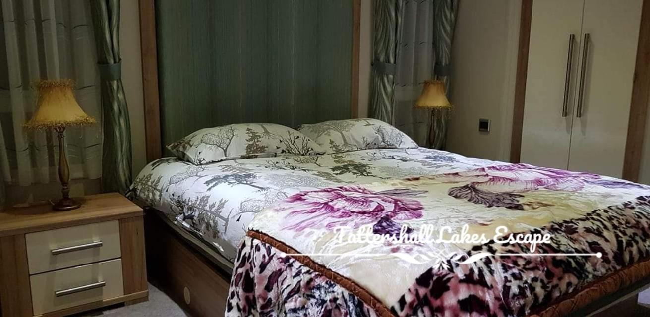Meridian Tattershall Lakes Escape - Lakeside Lodge Caravan With A Fishing Peg Luxury Hot Tub Luaran gambar