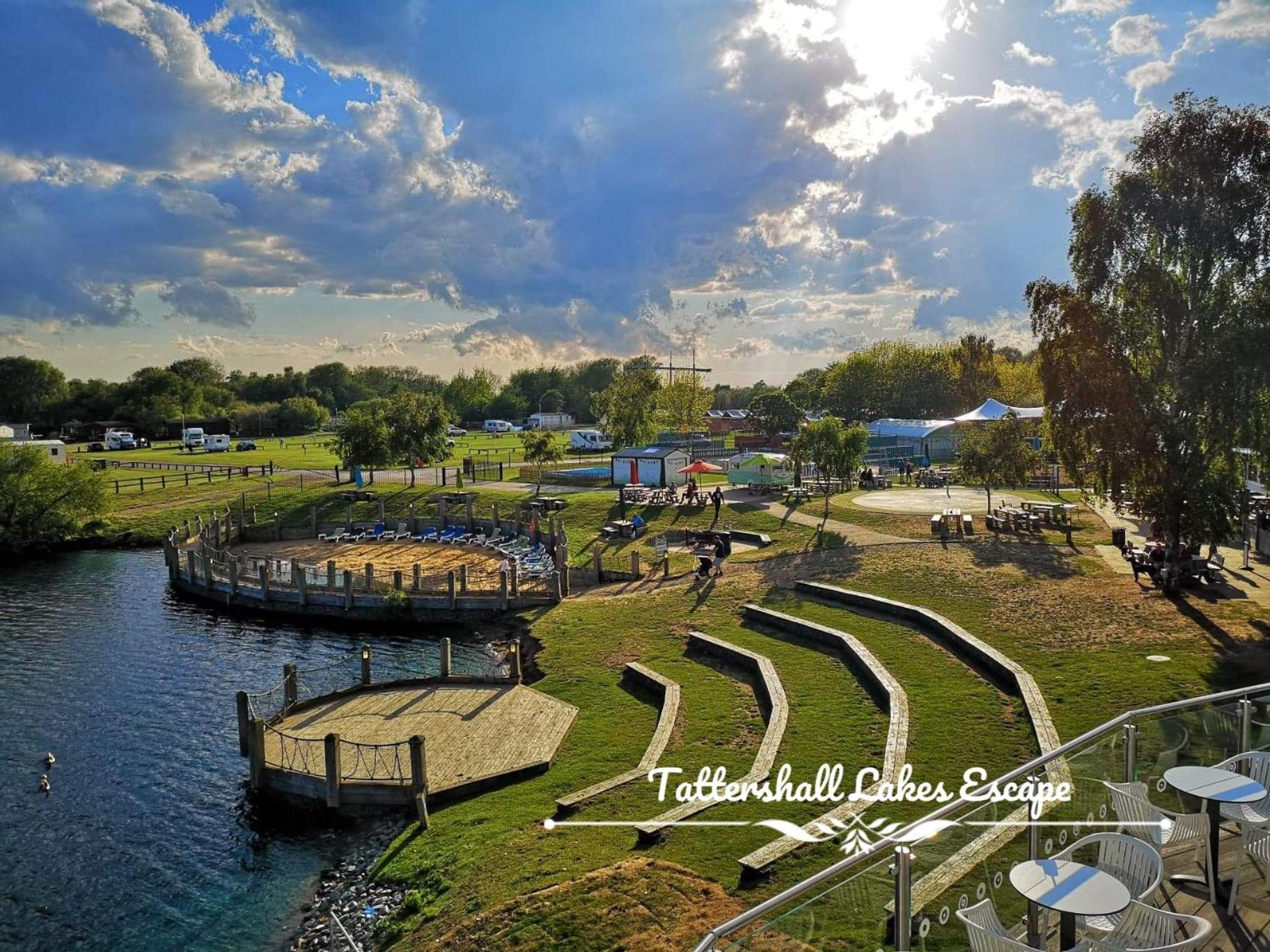 Meridian Tattershall Lakes Escape - Lakeside Lodge Caravan With A Fishing Peg Luxury Hot Tub Luaran gambar