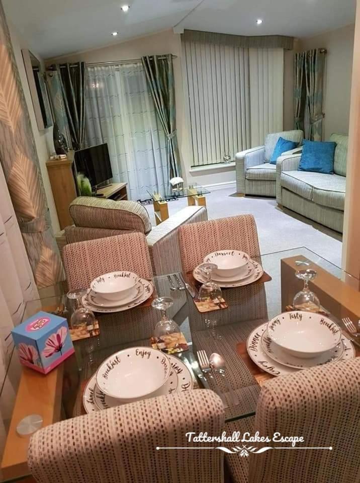 Meridian Tattershall Lakes Escape - Lakeside Lodge Caravan With A Fishing Peg Luxury Hot Tub Luaran gambar