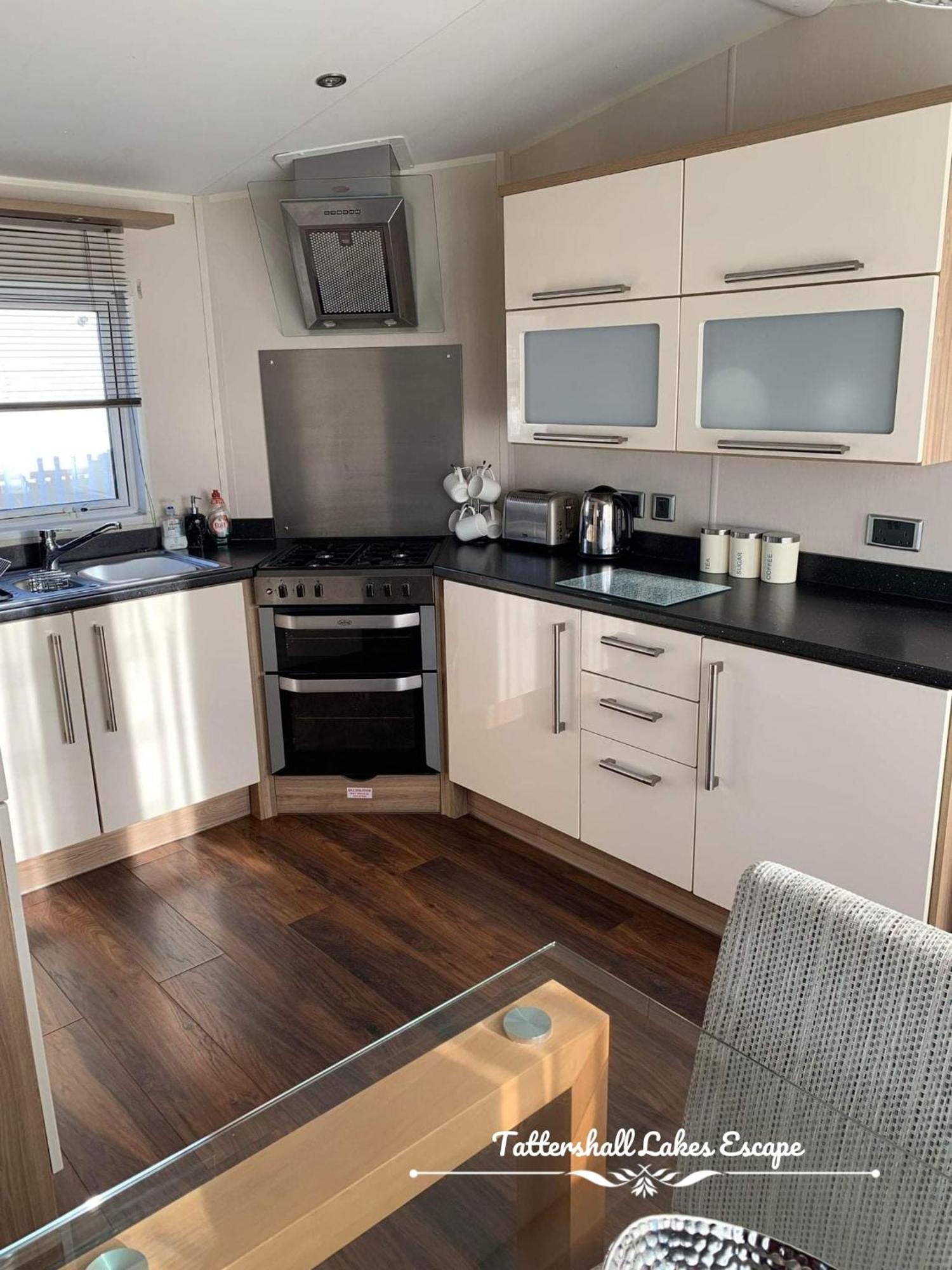 Meridian Tattershall Lakes Escape - Lakeside Lodge Caravan With A Fishing Peg Luxury Hot Tub Luaran gambar