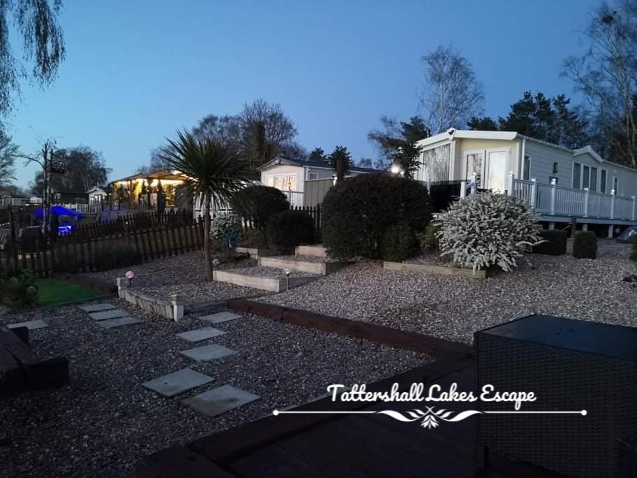 Meridian Tattershall Lakes Escape - Lakeside Lodge Caravan With A Fishing Peg Luxury Hot Tub Luaran gambar