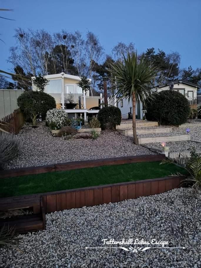 Meridian Tattershall Lakes Escape - Lakeside Lodge Caravan With A Fishing Peg Luxury Hot Tub Luaran gambar