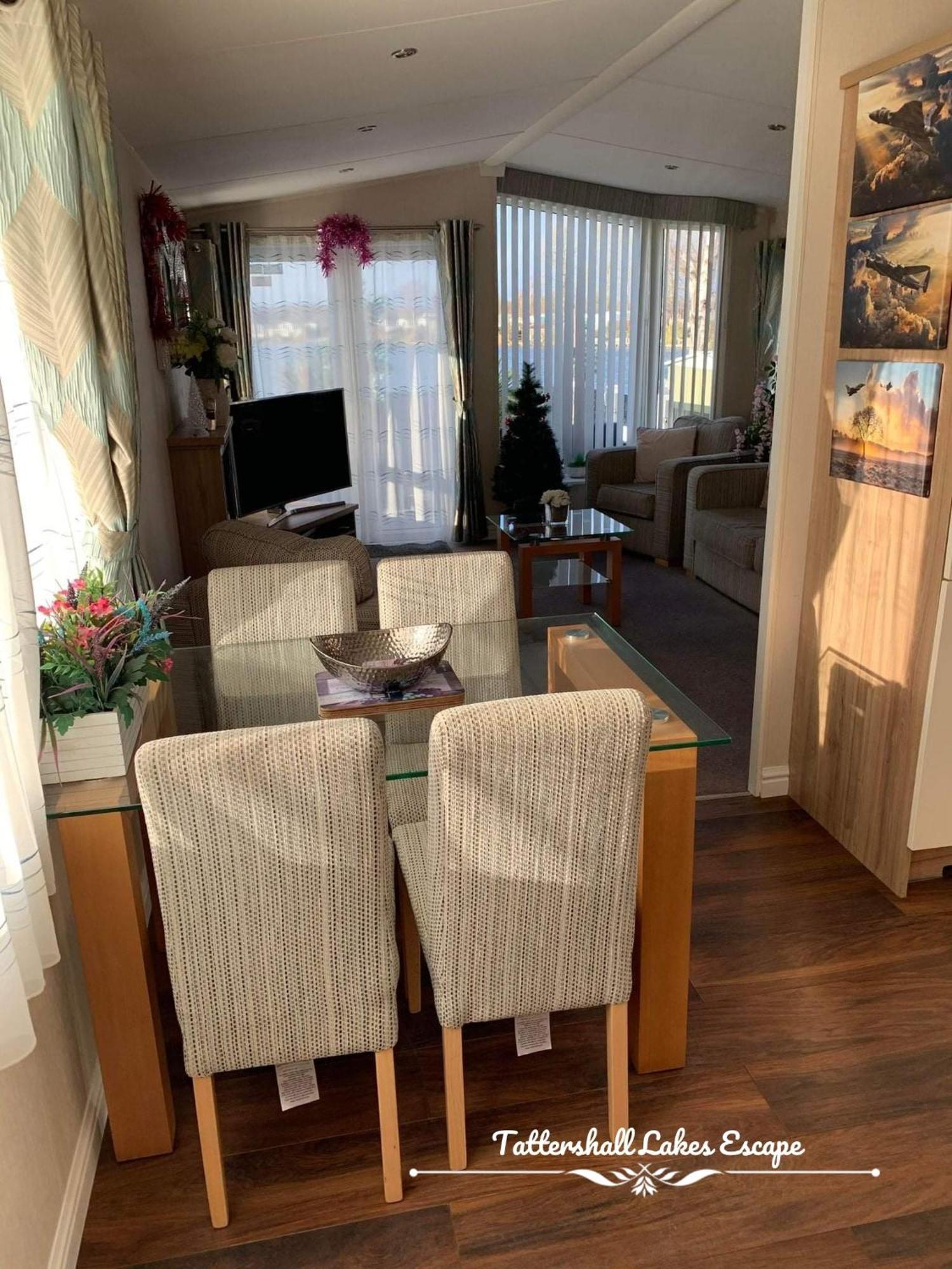 Meridian Tattershall Lakes Escape - Lakeside Lodge Caravan With A Fishing Peg Luxury Hot Tub Luaran gambar