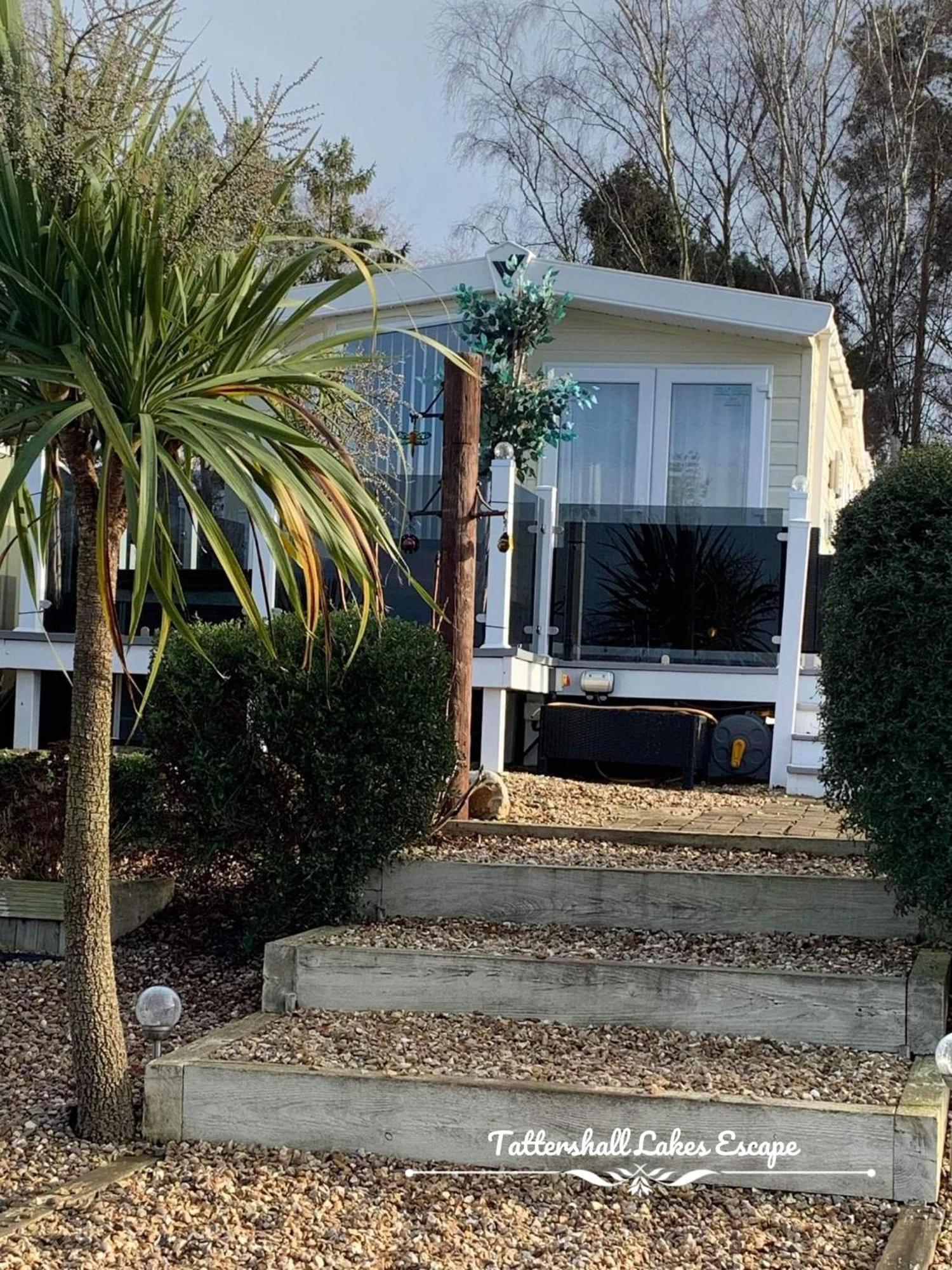 Meridian Tattershall Lakes Escape - Lakeside Lodge Caravan With A Fishing Peg Luxury Hot Tub Luaran gambar